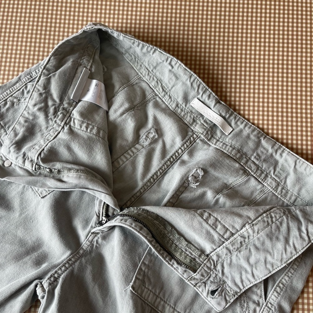 Joe's Jeans the honor high rise vintage straight utility
pants. Size 31 - Picture 9 of 16